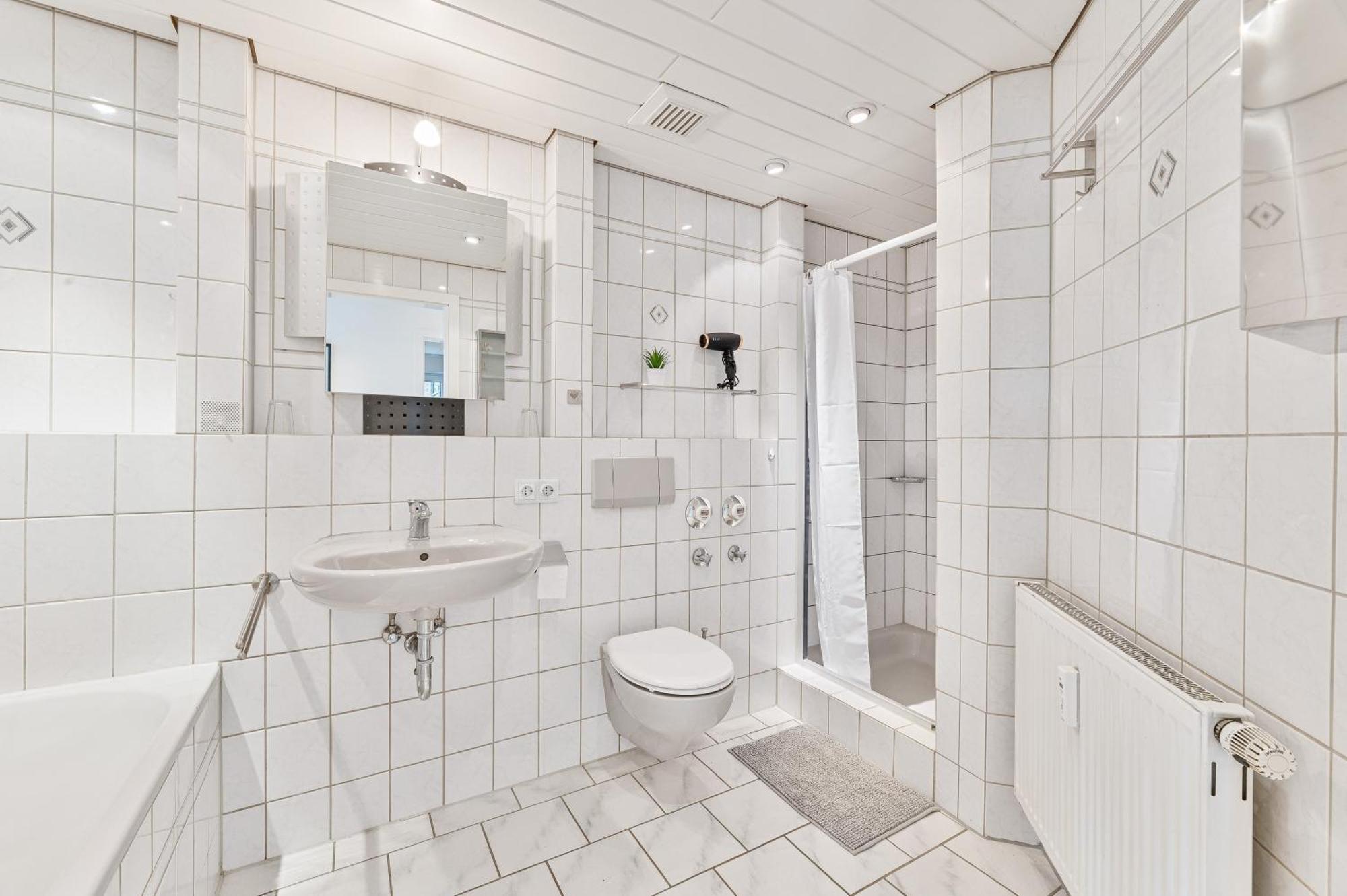 Sunshine - 4 Personen Airport Messe Mit Tg-Garage Apartment Ostfildern Bagian luar foto