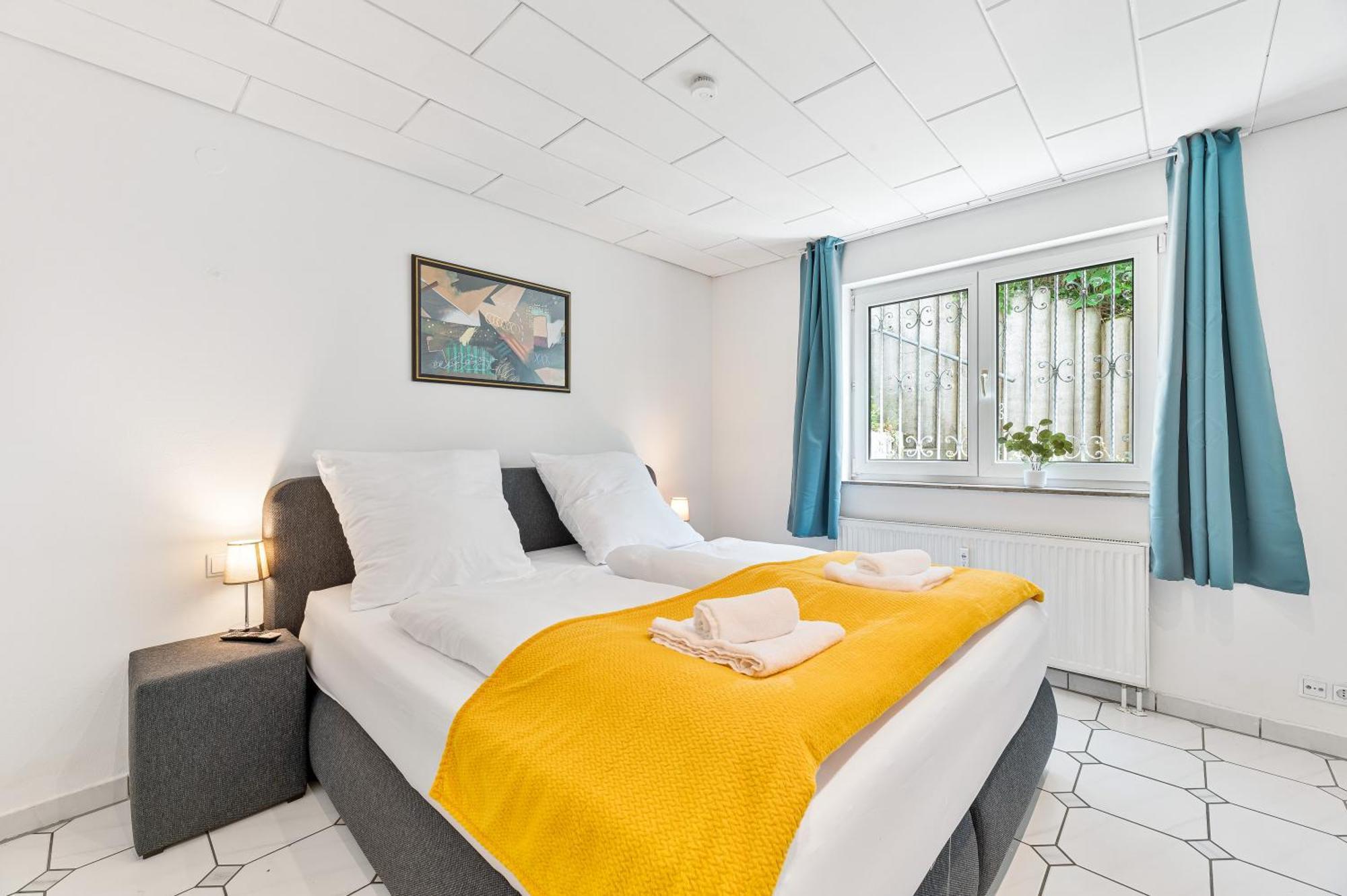 Sunshine - 4 Personen Airport Messe Mit Tg-Garage Apartment Ostfildern Bagian luar foto